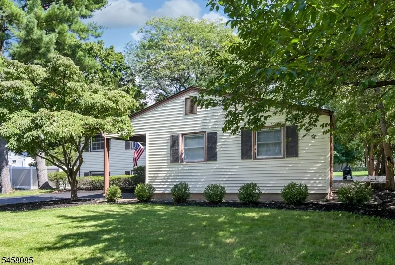 21 Heinrich Rd Franklin, NJ 08873