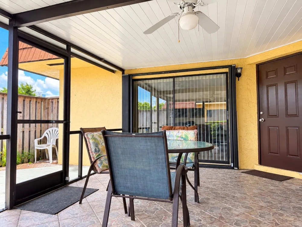 4161 TURNBERRY CIRCLE #28 Lake Worth, FL 33467