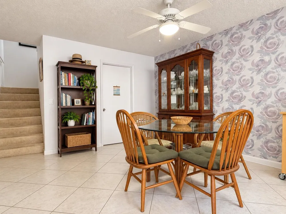4161 TURNBERRY CIRCLE #28 Lake Worth, FL 33467