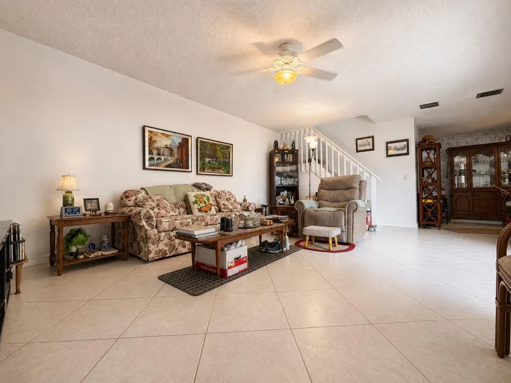 4161 TURNBERRY CIRCLE #28 Lake Worth, FL 33467