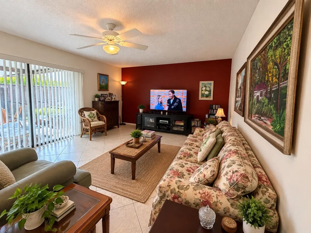 4161 TURNBERRY CIRCLE #28 Lake Worth, FL 33467