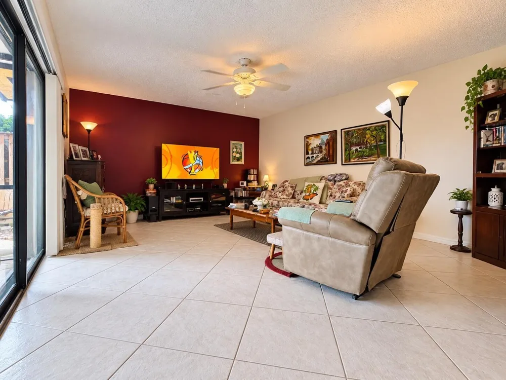 4161 TURNBERRY CIRCLE #28 Lake Worth, FL 33467