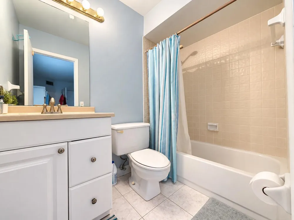 4161 TURNBERRY CIRCLE #28 Lake Worth, FL 33467