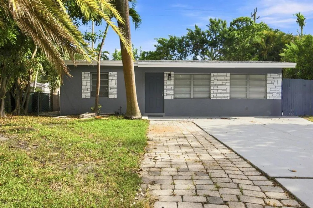 1472 NE 25TH COURT Pompano Beach, FL 33064