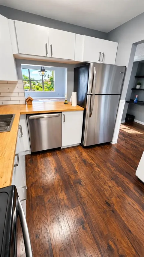 2320 S CYPRESS BEND DRIVE #401