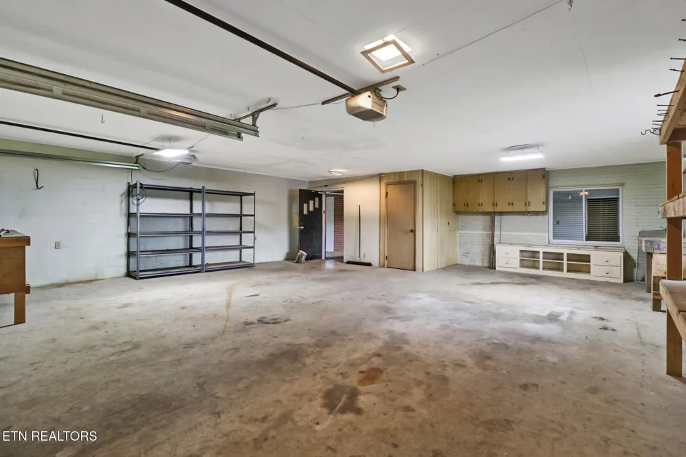 1378 Sparta Hwy Crossville, TN 38572