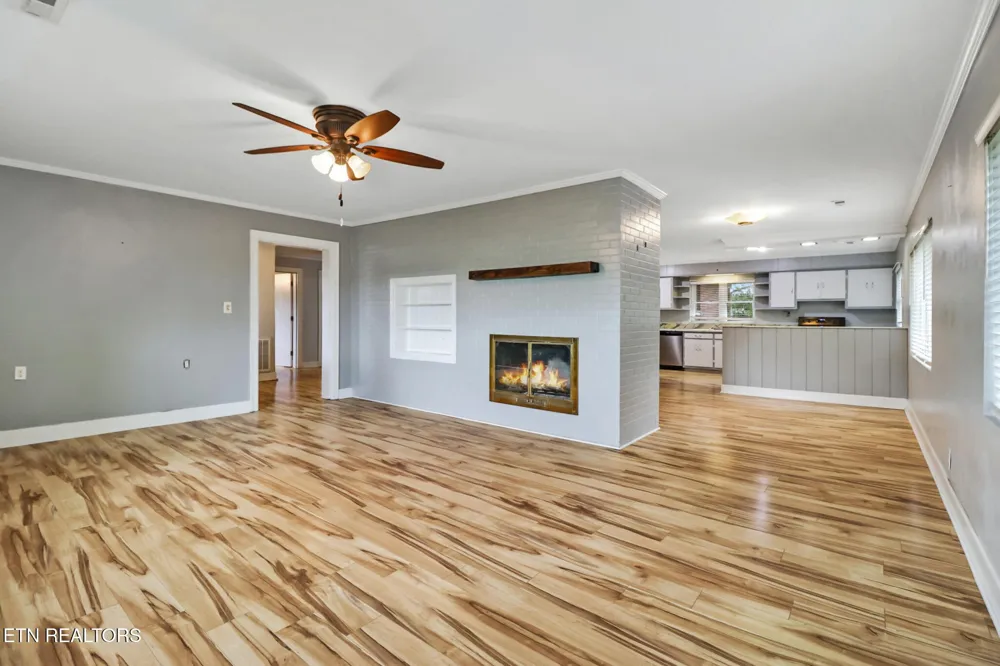 1378 Sparta Hwy Crossville, TN 38572
