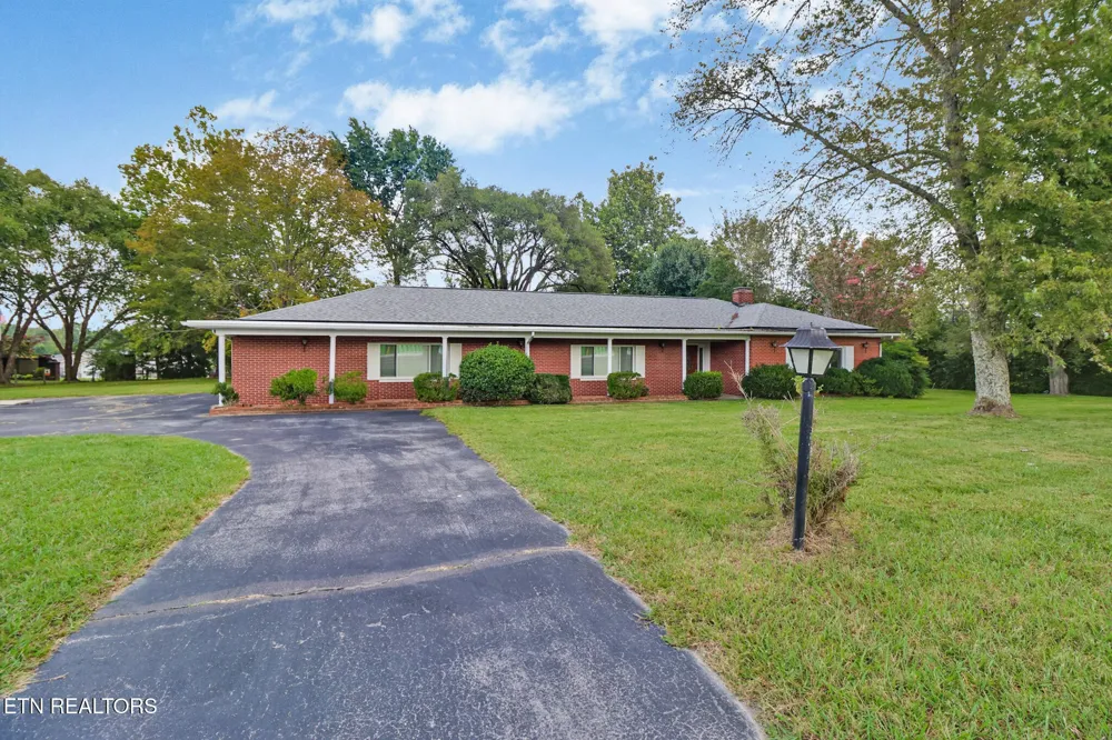 1378 Sparta Hwy Crossville, TN 38572
