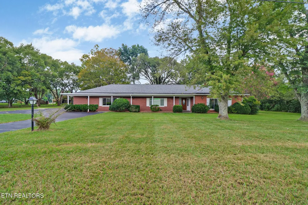 1378 Sparta Hwy Crossville, TN 38572
