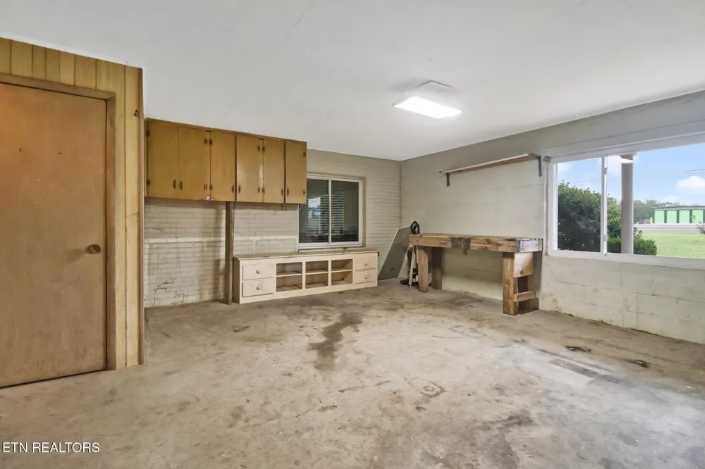 1378 Sparta Hwy Crossville, TN 38572