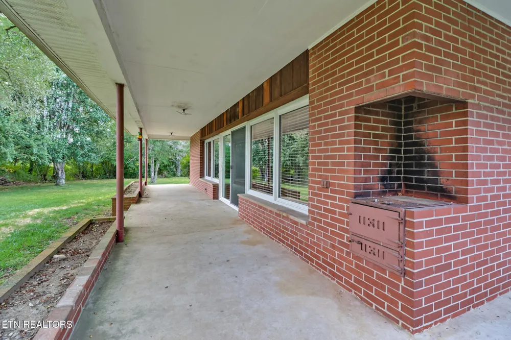 1378 Sparta Hwy Crossville, TN 38572
