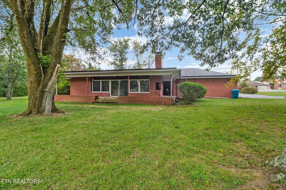 1378 Sparta Hwy Crossville, TN 38572