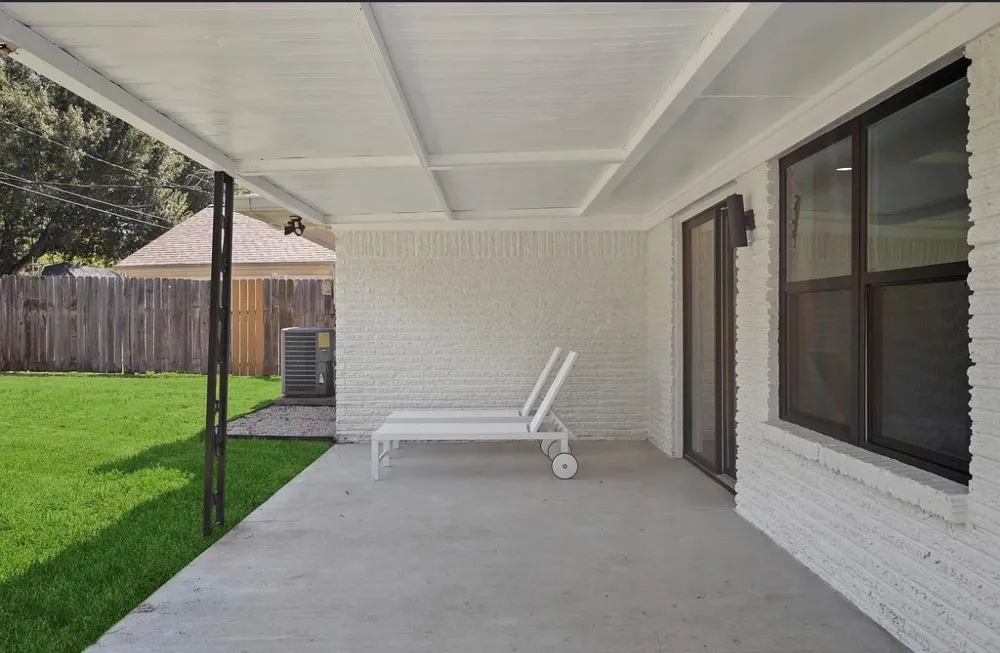 704 Fleetwood Street Baytown, TX 77520