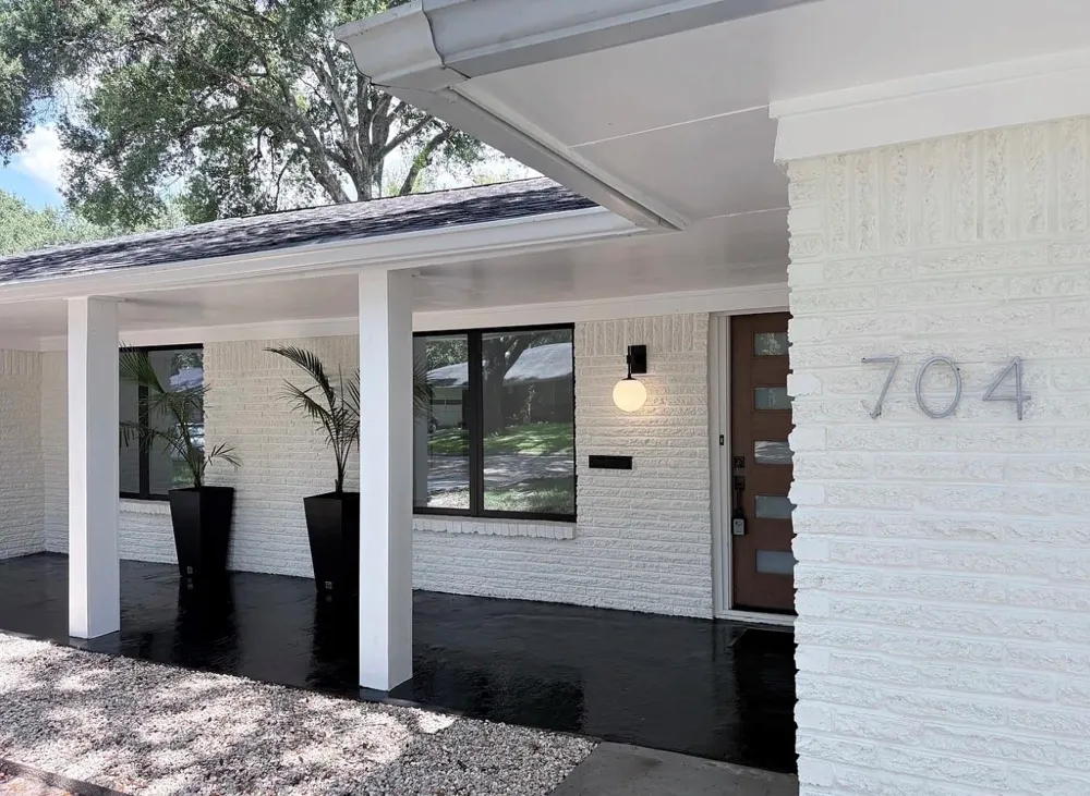 704 Fleetwood Street Baytown, TX 77520
