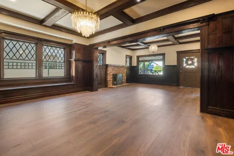2180 W 31st Street