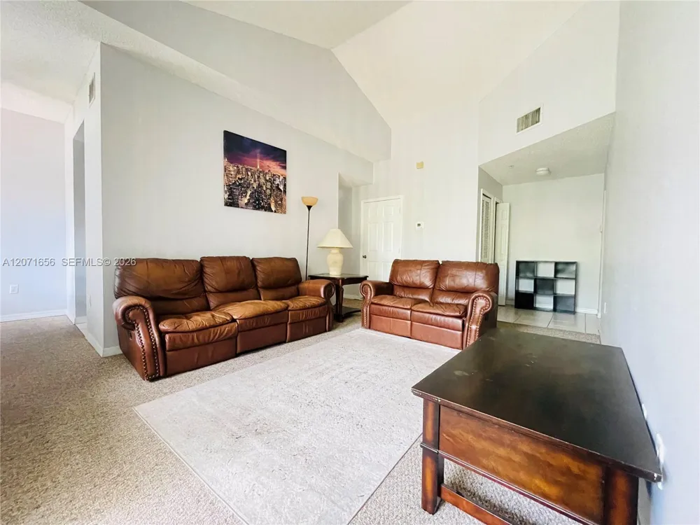 7085 Nova Dr #318 Davie, FL 33317