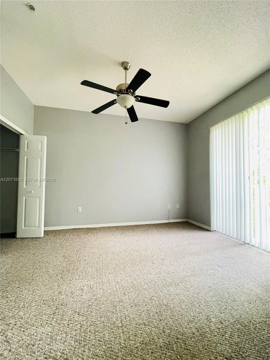 7085 Nova Dr #318 Davie, FL 33317