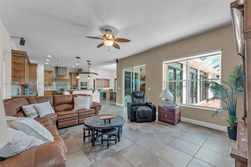 2825 Fairways Dr Homestead, FL 33035