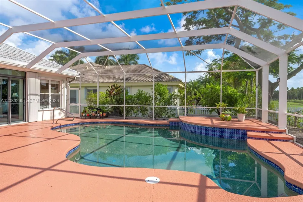 2825 Fairways Dr Homestead, FL 33035