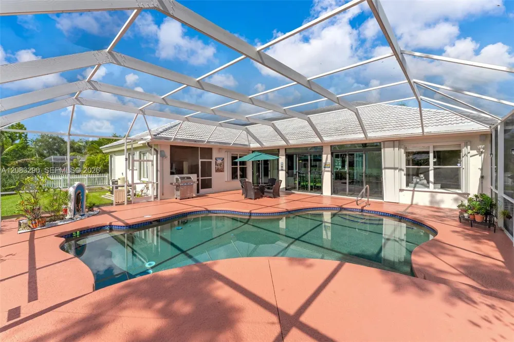 2825 Fairways Dr Homestead, FL 33035