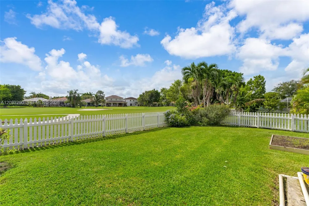 2825 Fairways Dr Homestead, FL 33035