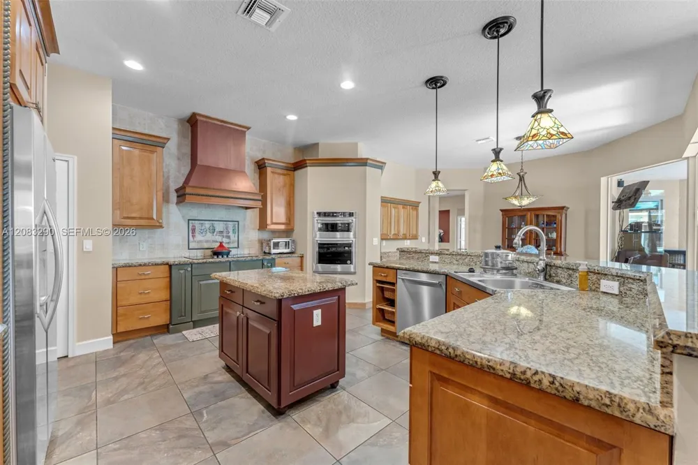 2825 Fairways Dr Homestead, FL 33035