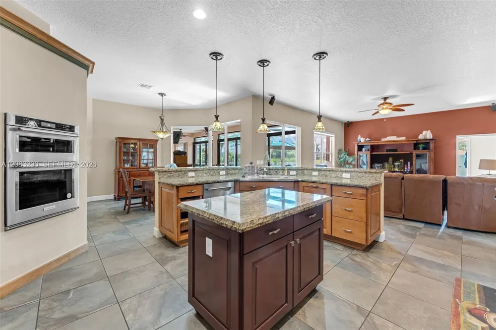 2825 Fairways Dr Homestead, FL 33035