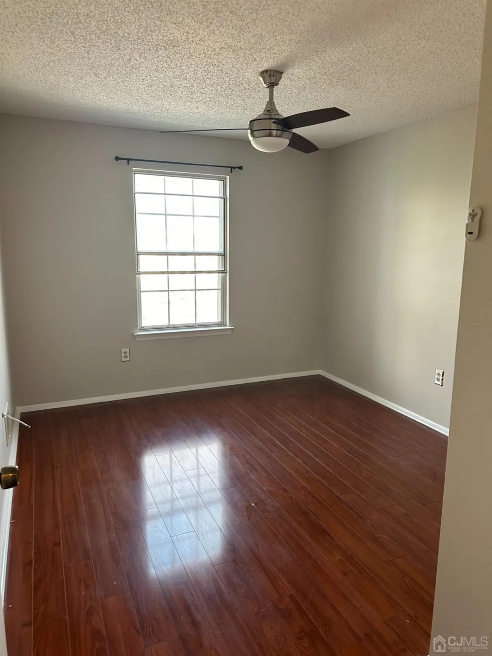 498 Witney Court North Brunswick, NJ 08902
