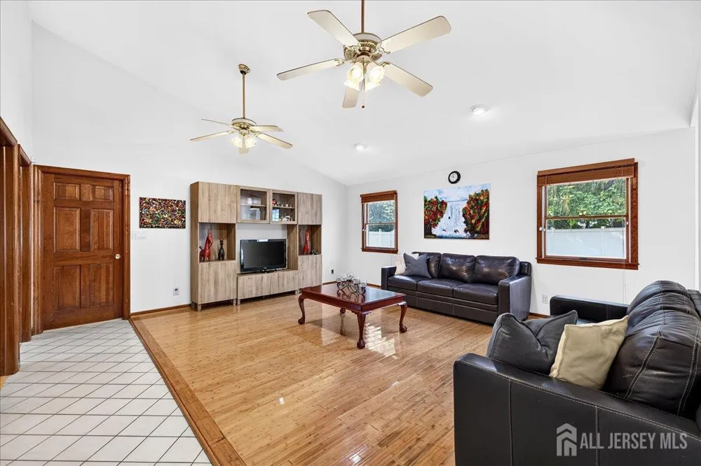 6 Idlewild Road Edison, NJ 08817