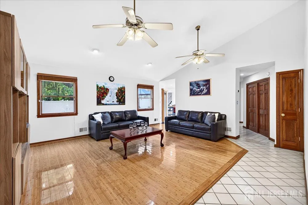 6 Idlewild Road Edison, NJ 08817