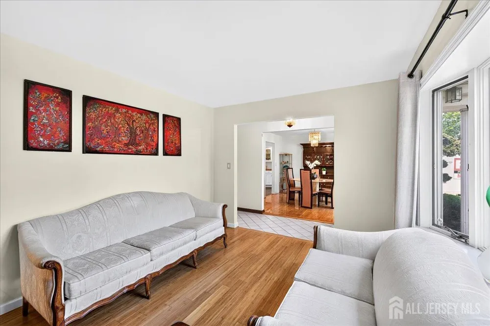 6 Idlewild Road Edison, NJ 08817