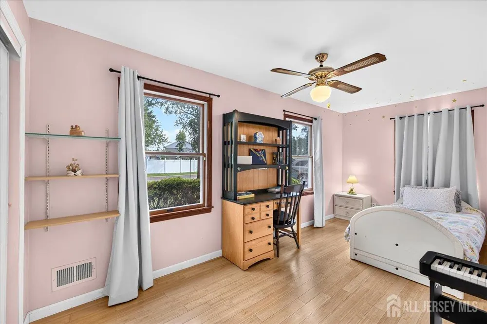 6 Idlewild Road Edison, NJ 08817