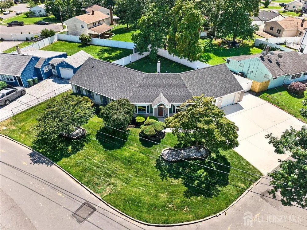 6 Idlewild Road Edison, NJ 08817