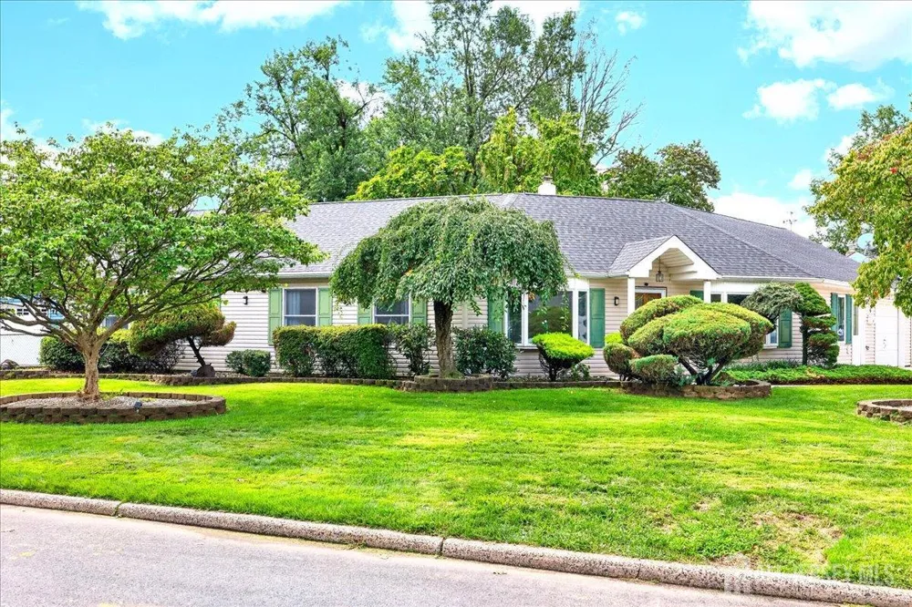6 Idlewild Road Edison, NJ 08817