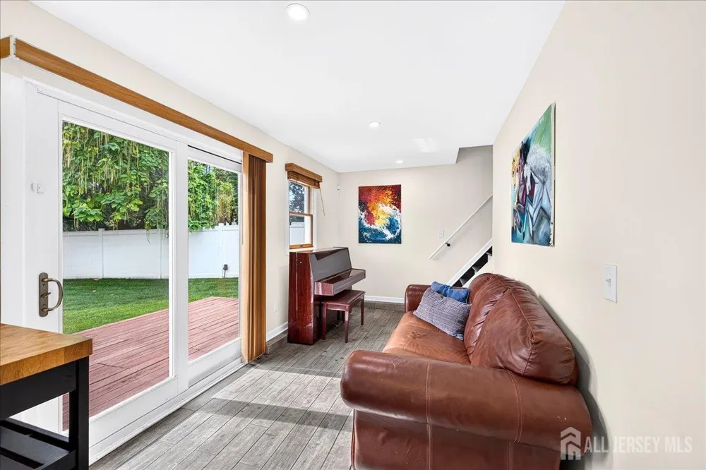 6 Idlewild Road Edison, NJ 08817