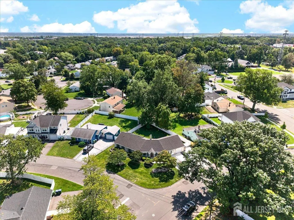6 Idlewild Road Edison, NJ 08817