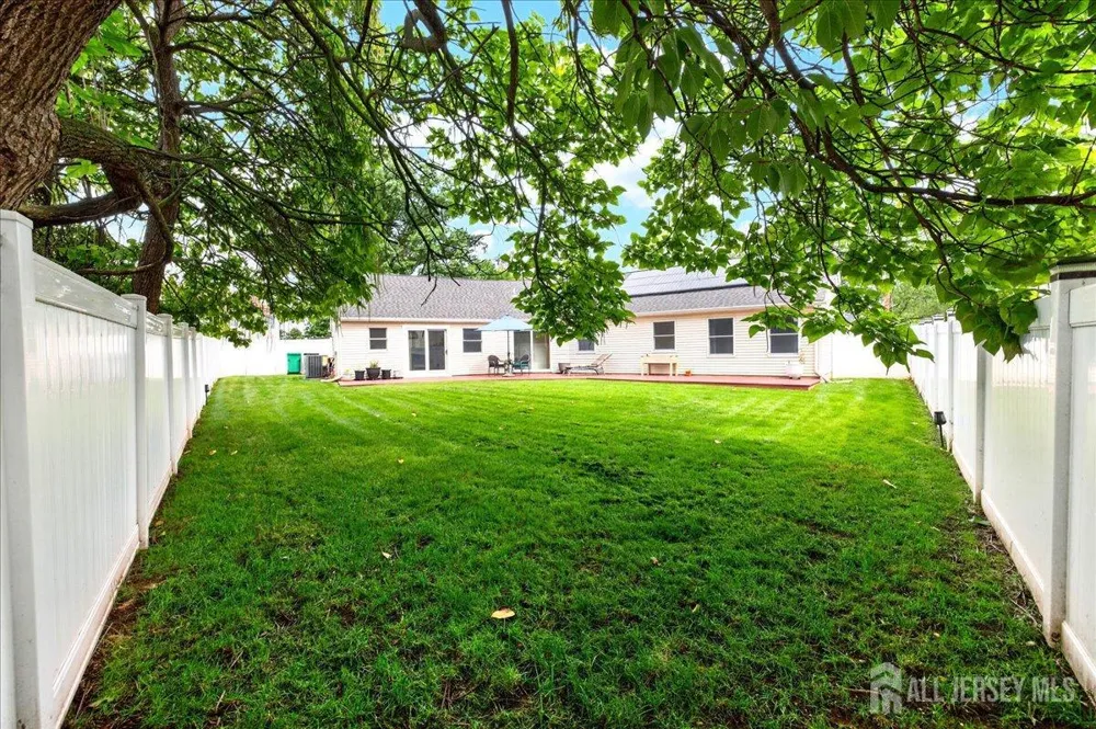 6 Idlewild Road Edison, NJ 08817