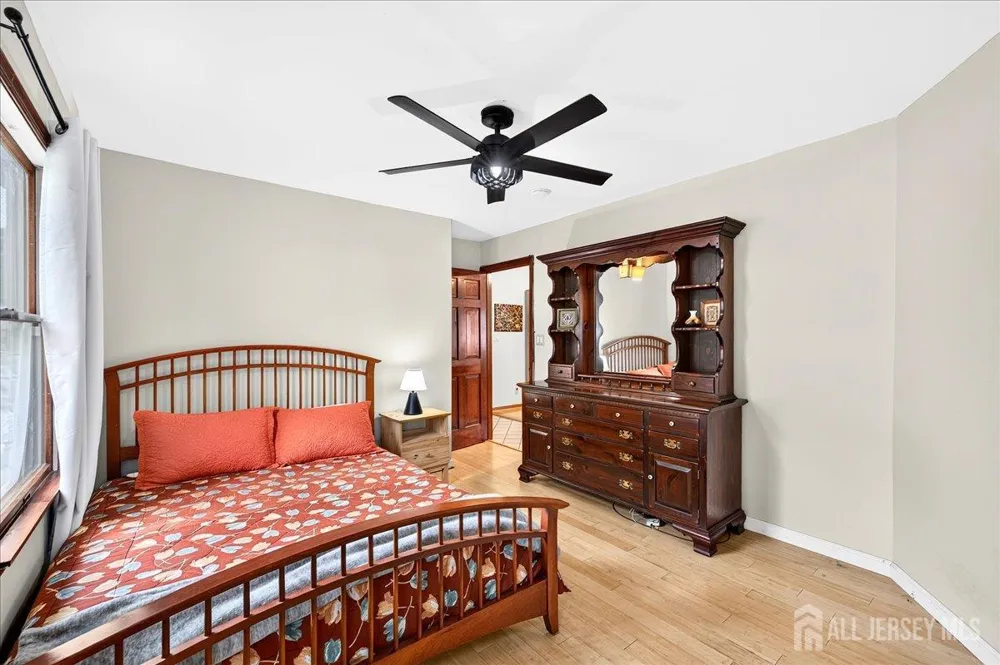 6 Idlewild Road Edison, NJ 08817
