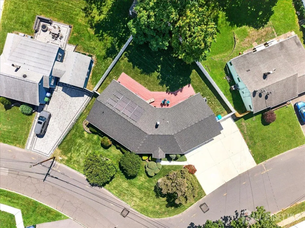 6 Idlewild Road Edison, NJ 08817
