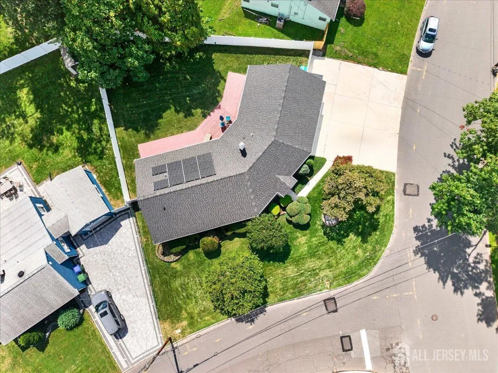 6 Idlewild Road Edison, NJ 08817