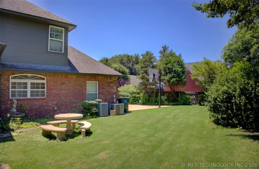 10305 E 90th Street Owasso, OK 74055