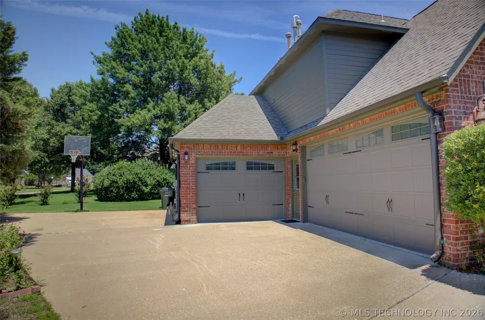 10305 E 90th Street Owasso, OK 74055