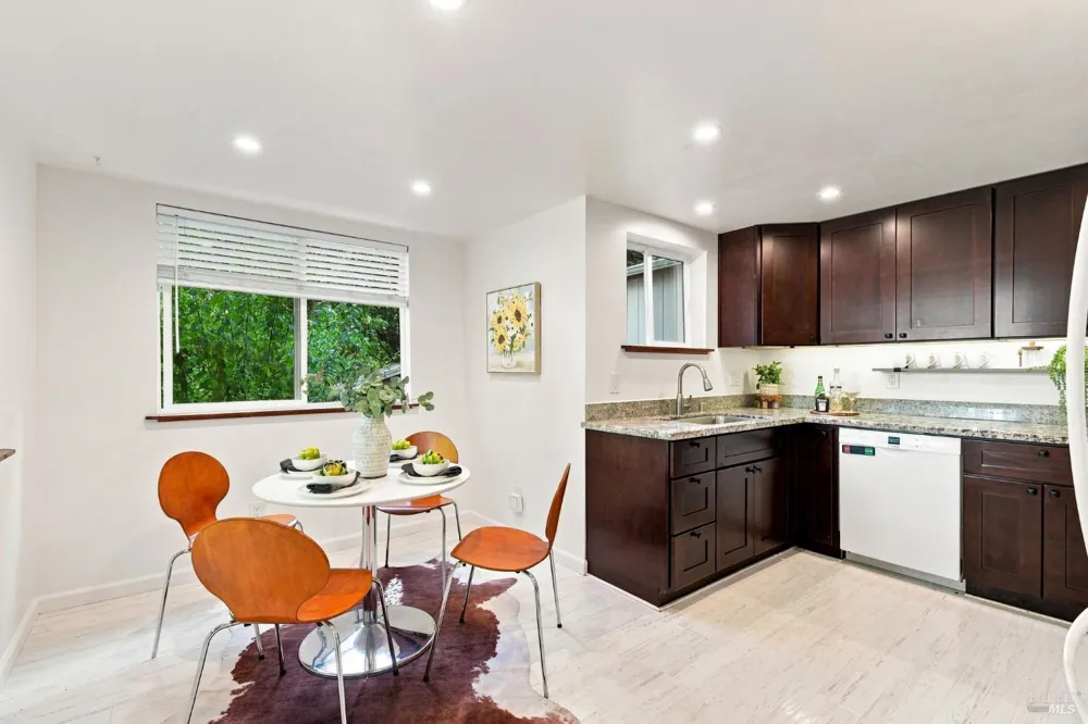 11098 Dell Avenue Forestville, CA 95436