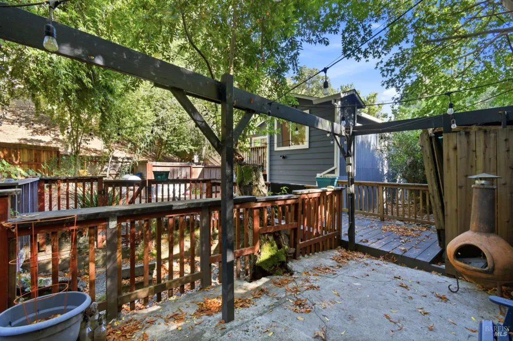 11098 Dell Avenue Forestville, CA 95436