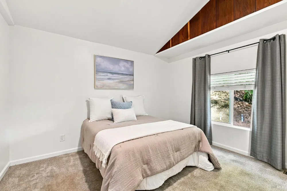 11098 Dell Avenue Forestville, CA 95436