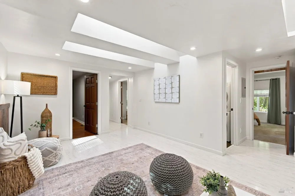 11098 Dell Avenue Forestville, CA 95436