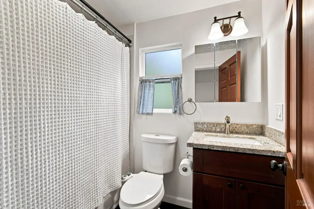 11098 Dell Avenue Forestville, CA 95436