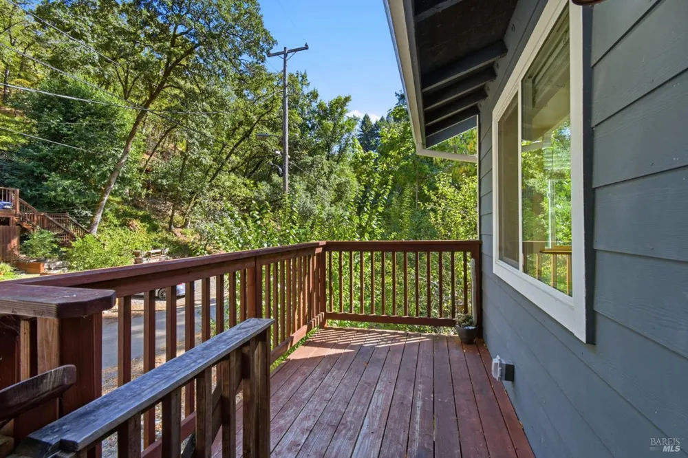 11098 Dell Avenue Forestville, CA 95436