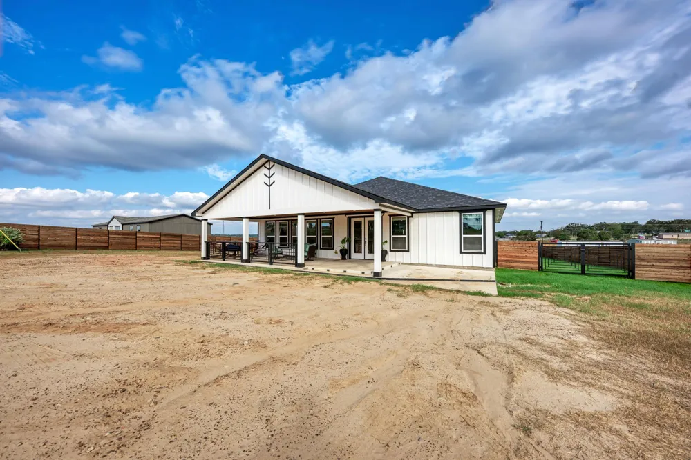 251 Estrella Lane Bastrop, TX 78602