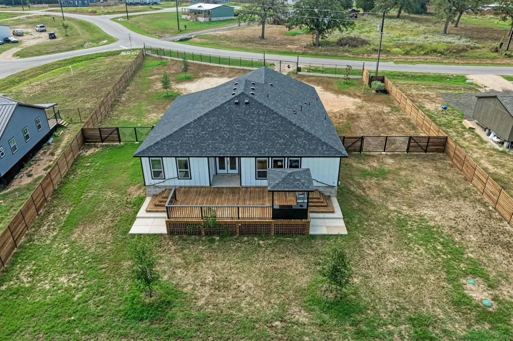 251 Estrella Lane Bastrop, TX 78602